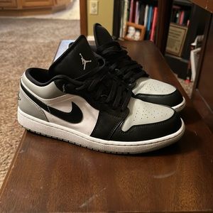 Nike Air Jordan 1 Low Shadow Toe